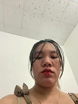 Snapshot of Suki-love chatting on 05-20-26, 12:22 Suki-love online show from 05-20-26, 12:22