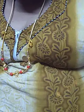 Snapshot of geetha431 chatting on 05-22-26, 07:30 geetha431 online show from 05-22-26, 07:30