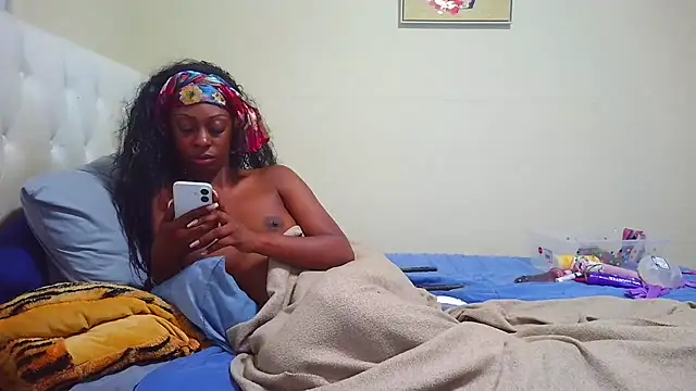 Prettylondond online show from 07-17-26, 12:34