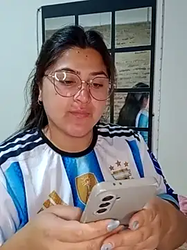 Snapshot of morena95_ chatting on 06-27-26, 02:12 morena95 online show from 06-27-26, 02:12