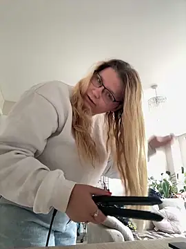 LucieLouBabe online show from 06-15-26, 12:18