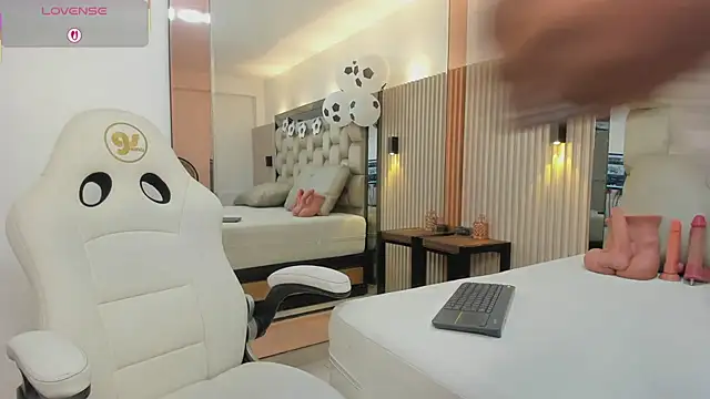 madelein fosterr online show from 07-01-26, 07:24