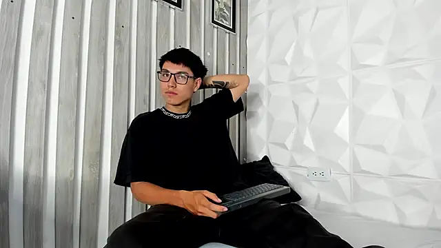 Dylanxscot online show from 05-23-26, 11:36