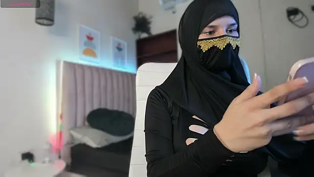  SweetAmira  online show from 06-12-26, 03:27