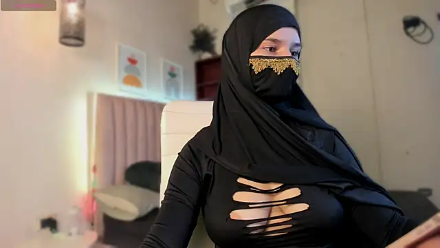  SweetAmira  online show from 06-15-26, 01:08