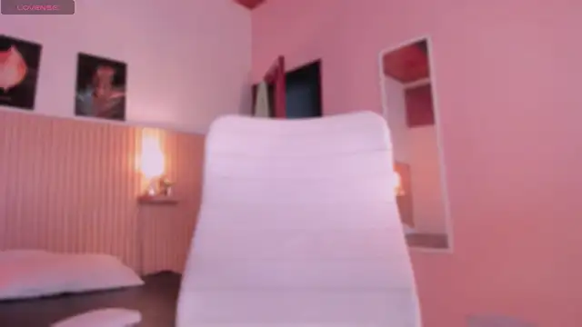 Snapshot of LittleNoor chatting on 05-28-26, 02:53 LittleNoor online show from 05-28-26, 02:53