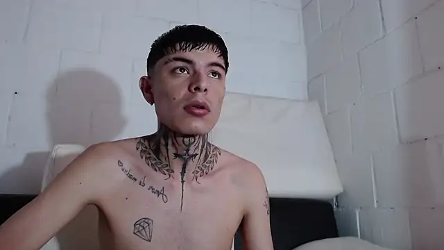 Snapshot of badboy-fox chatting on 05-26-26, 10:28 badboy-fox online show from 05-26-26, 10:28