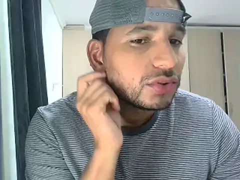 Snapshot of Bruno_vip chatting on 06-02-26, 12:01 Bruno vip online show from 06-02-26, 12:01