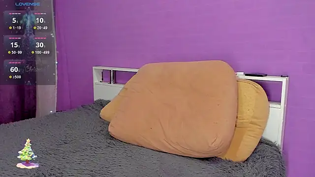 NicolePepper online show from 01-31-25, 06:03