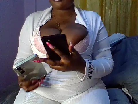 Snapshot of blessed020 chatting on 06-05-26, 05:25 blessed020 online show from 06-05-26, 05:25