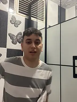 imjustaboyy1 online show from 05-28-26, 06:27
