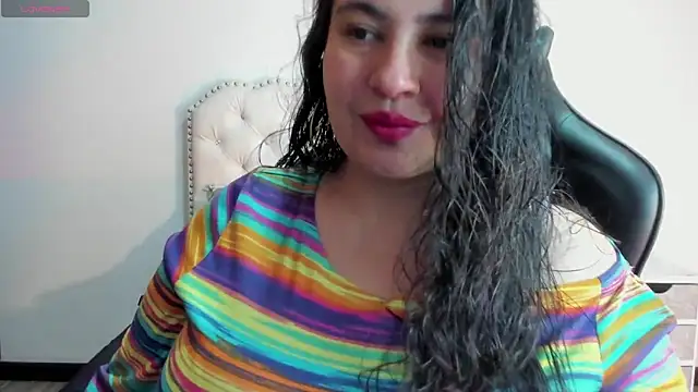 Snapshot of JadeBellee chatting on 05-30-26, 01:19 JadeBellee online show from 05-30-26, 01:19