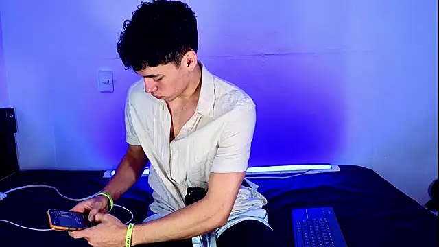 Luke Muscle online show from 05-26-26, 12:34