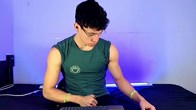 Luke Muscle online show from 05-28-26, 12:35