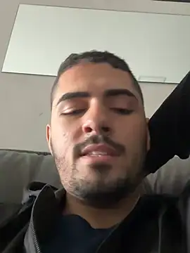 Gugostoso04 online show from 05-25-26, 01:17