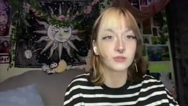 YourFavoriteAltgirl online show from 05-26-26, 10:28