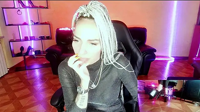 Monicamaxwell online show from 05-30-26, 12:02