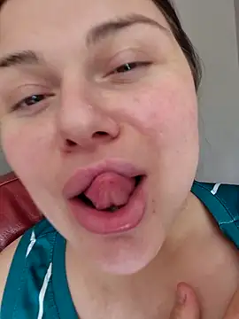 Snapshot of Alice_9 chatting on 05-29-26, 02:15 Alice 9 online show from 05-29-26, 02:15