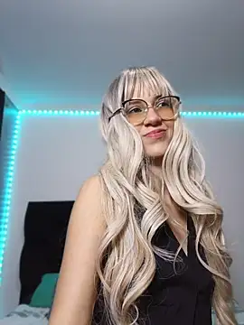 sofi diaz1 online show from 06-02-26, 07:27