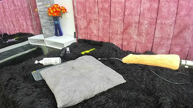 Snapshot of lucy78pretty chatting on 08-04-26, 06:49 lucy78pretty online show from 08-04-26, 06:49