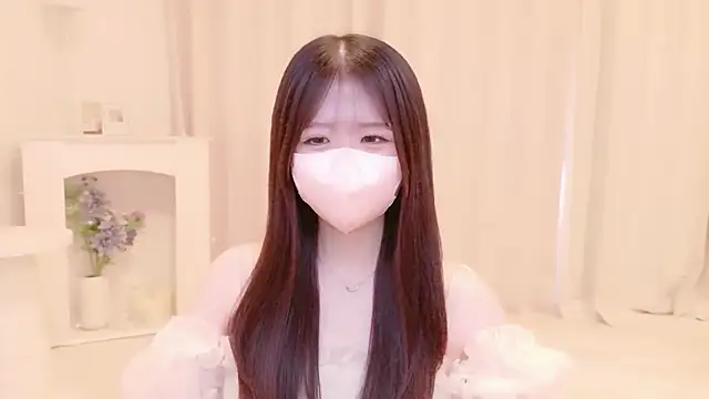 Yuinyaaa online show from 06-14-26, 07:21