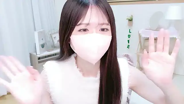 Yuinyaaa online show from 06-30-26, 07:42