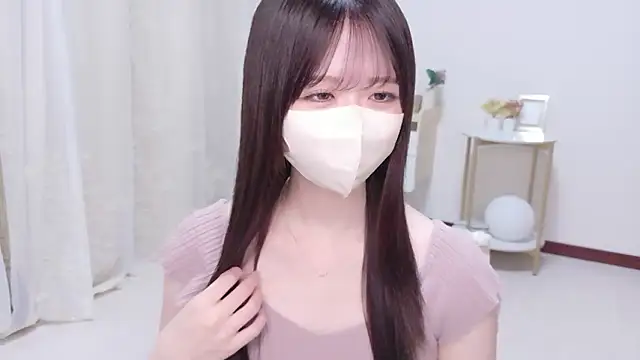 Yuinyaaa online show from 07-18-26, 07:23