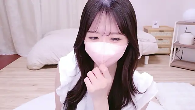 Yuinyaaa online show from 07-26-26, 07:15