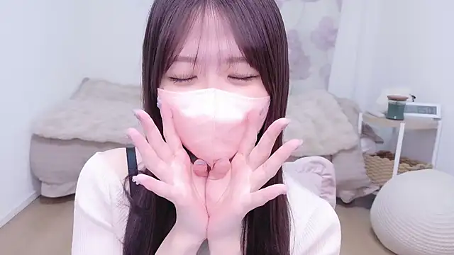 Yuinyaaa online show from 08-08-26, 01:30