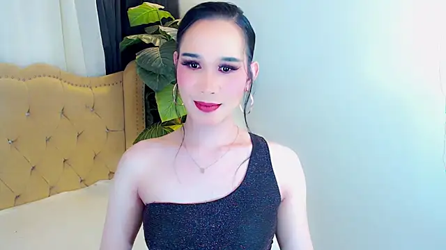 Snapshot of LexiLoreOnTop chatting on 05-31-26, 06:09 LexiLoreOnTop online show from 05-31-26, 06:09