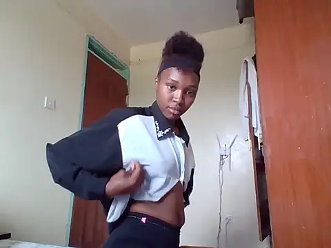ebonysylvia online show from 05-28-26, 07:38