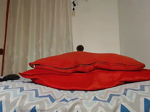 ZoeTracy online show from 06-17-26, 07:33
