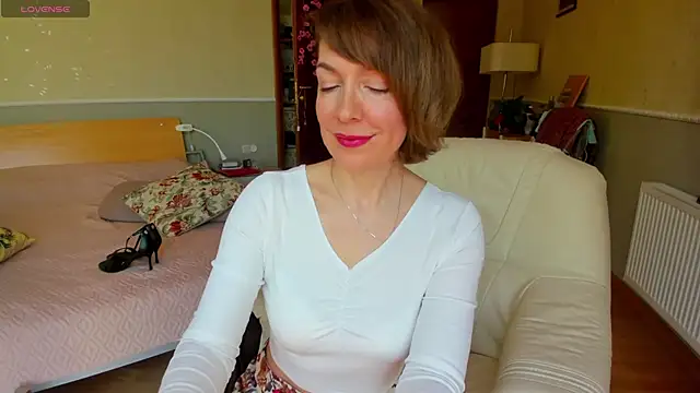 Snapshot of SummerLiza chatting on 05-25-26, 01:28 SummerLiza online show from 05-25-26, 01:28