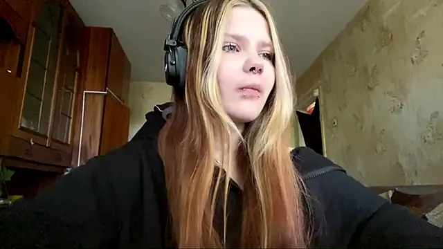 SusanaLeichty online show from 05-24-26, 08:41