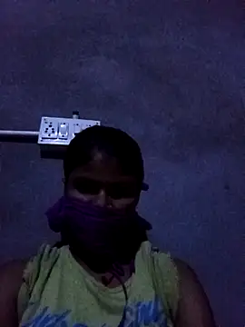 Snapshot of Tiyaasa chatting on 05-27-26, 11:57 Tiyaasa online show from 05-27-26, 11:57