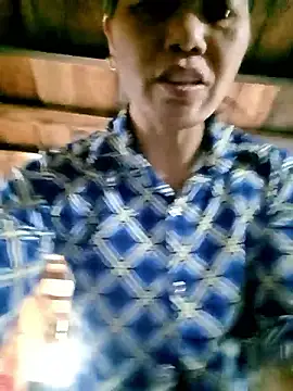 Snapshot of Elfledaa chatting on 06-23-26, 03:37 Elfledaa online show from 06-23-26, 03:37