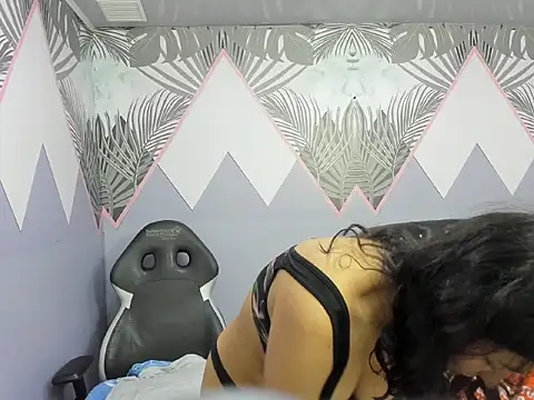 AuroraGreyy online show from 05-27-26, 11:29