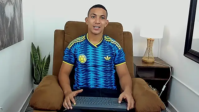 Chirs Arthus online show from 07-16-26, 12:38