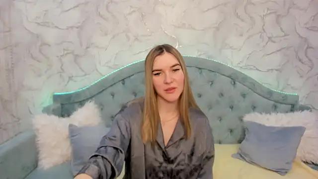 RoxyReignn online show from 05-23-26, 04:29