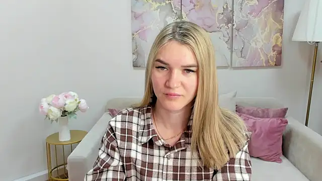 RoxyReignn online show from 07-15-26, 09:31