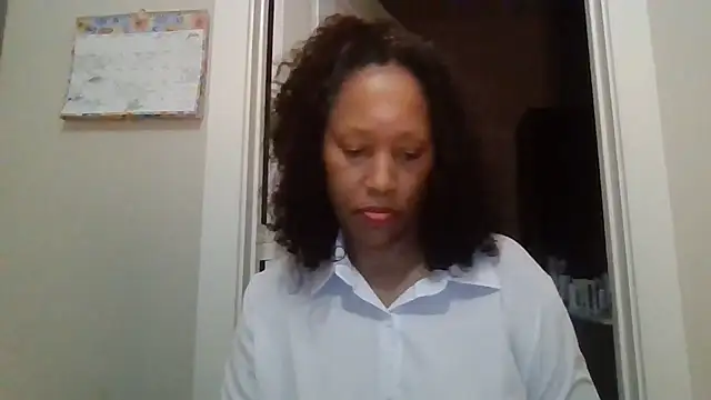 MsDeeLive online show from 05-26-26, 04:52
