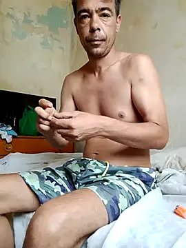Snapshot of Danielsv82 chatting on 07-21-26, 08:38 Danielsv82 online show from 07-21-26, 08:38