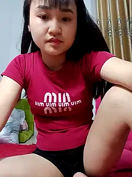 Snapshot of Showmeplaytoy chatting on 05-25-26, 04:57 Showmeplaytoy online show from 05-25-26, 04:57