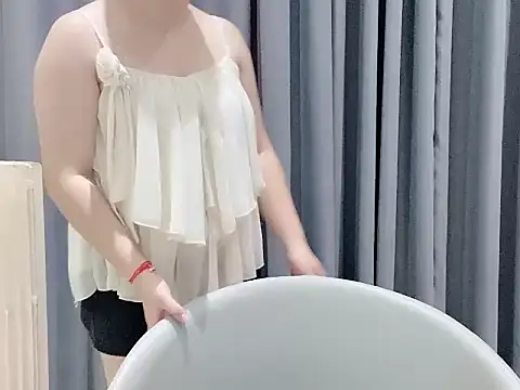 Luckysisi-s online show from 06-24-26, 07:51