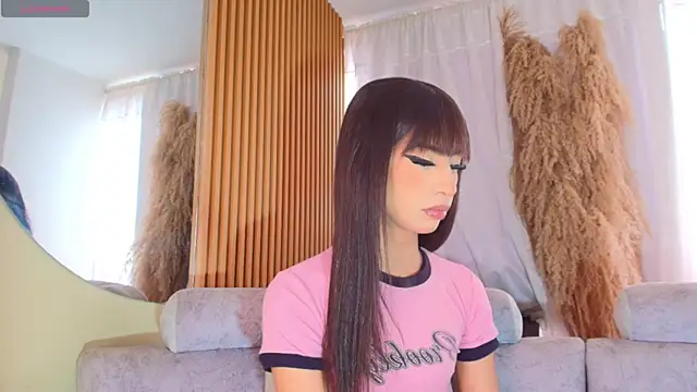 Snapshot of Victoria_Bigcock chatting on 07-17-26, 03:18 Victoria Bigcock online show from 07-17-26, 03:18