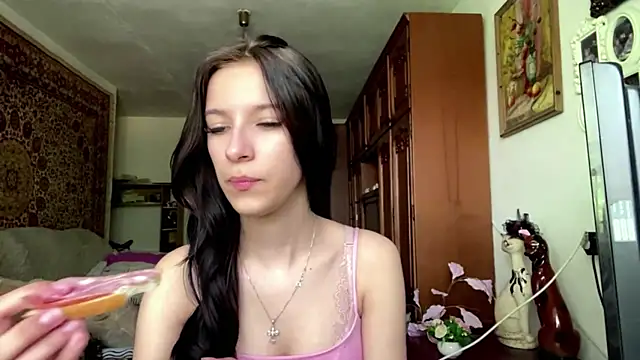 Snapshot of NeryLaffitte chatting on 05-27-26, 08:22 NeryLaffitte online show from 05-27-26, 08:22