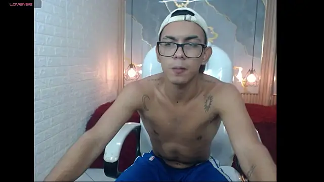 Snapshot of maximiliano_hotdevil chatting on 05-28-26, 08:06 maximiliano hotdevil online show from 05-28-26, 08:06