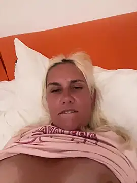 Sofia beee online show from 06-26-26, 10:52