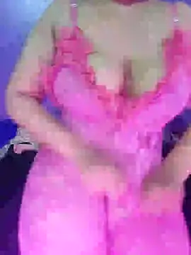 Snapshot of Hala-hoot chatting on 08-01-26, 04:39 Hala-hoot online show from 08-01-26, 04:39