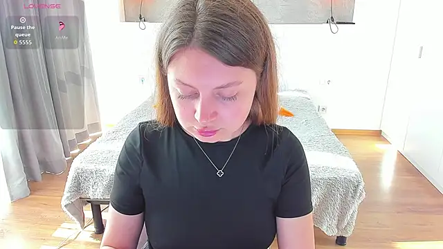Kitkatvel online show from 06-17-26, 05:43